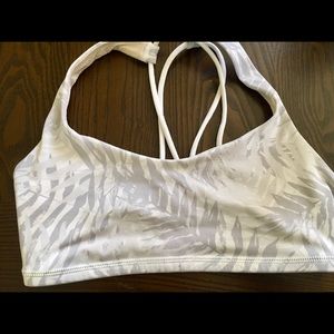 Lululemon Free to be Bra